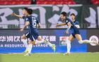 21岁武汉球员替补平国安，中乙首球创纪录。